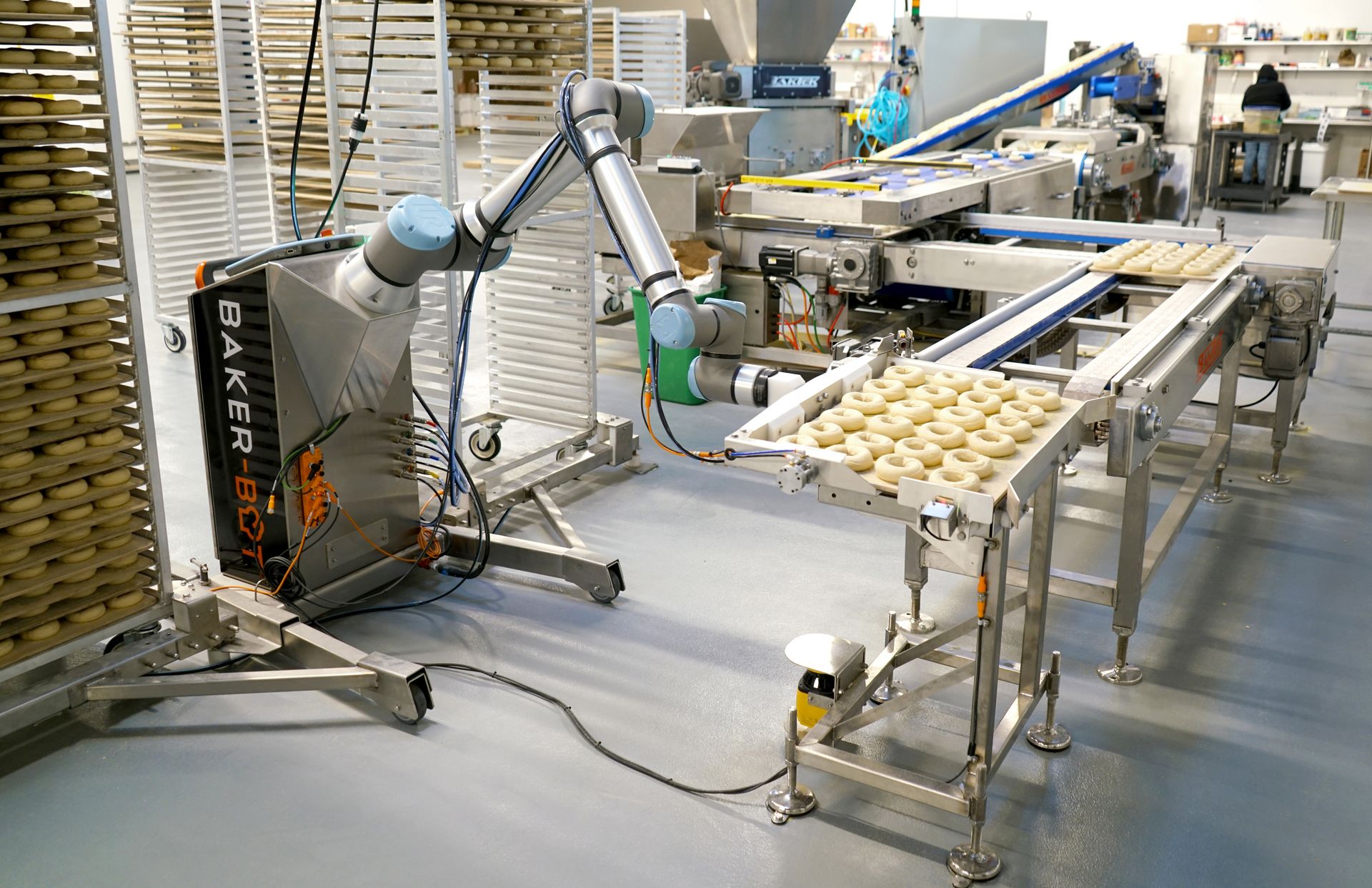 Collaborative Robot Pan and Tray Handling