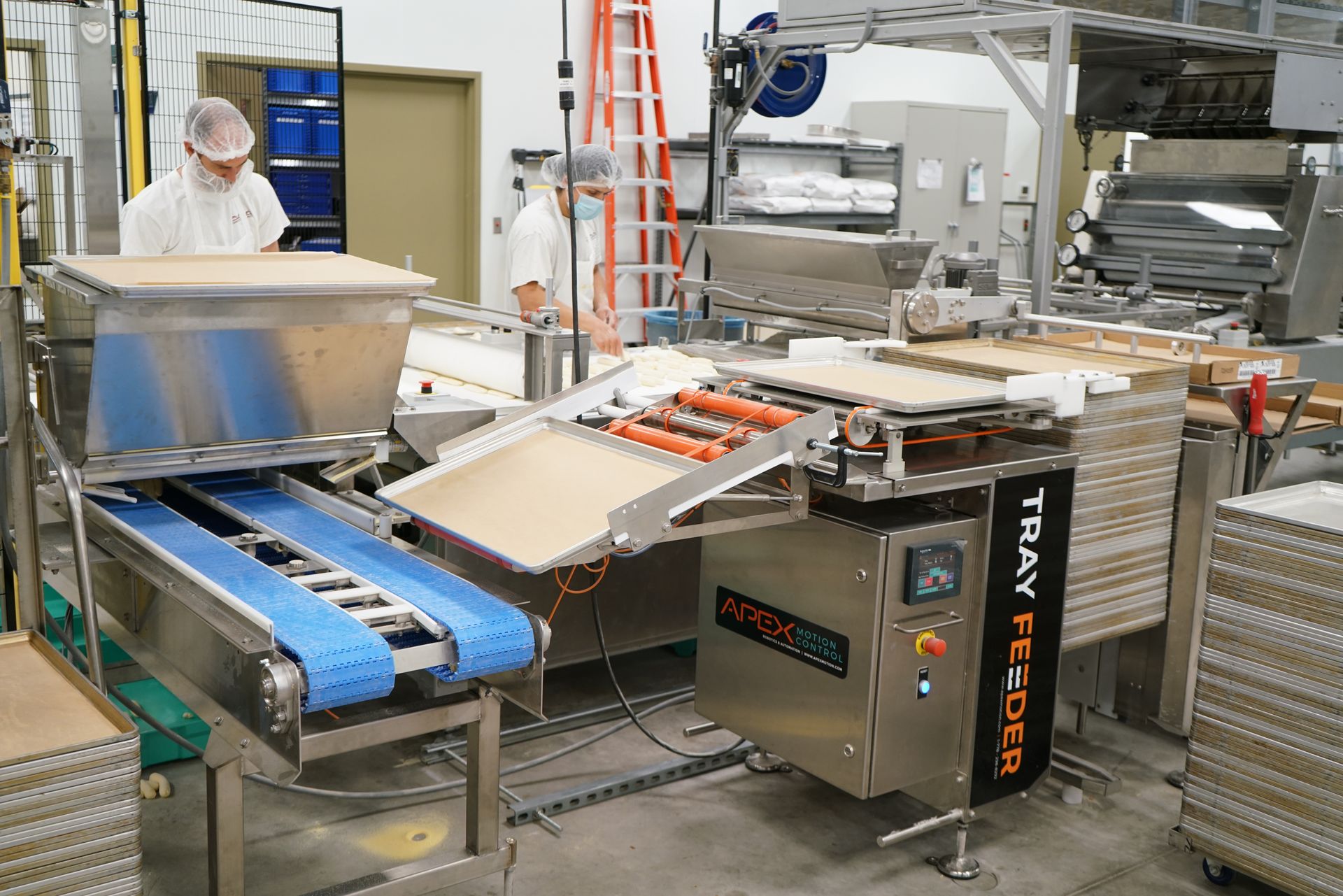 Collaborative Robot Pan and Tray Handling