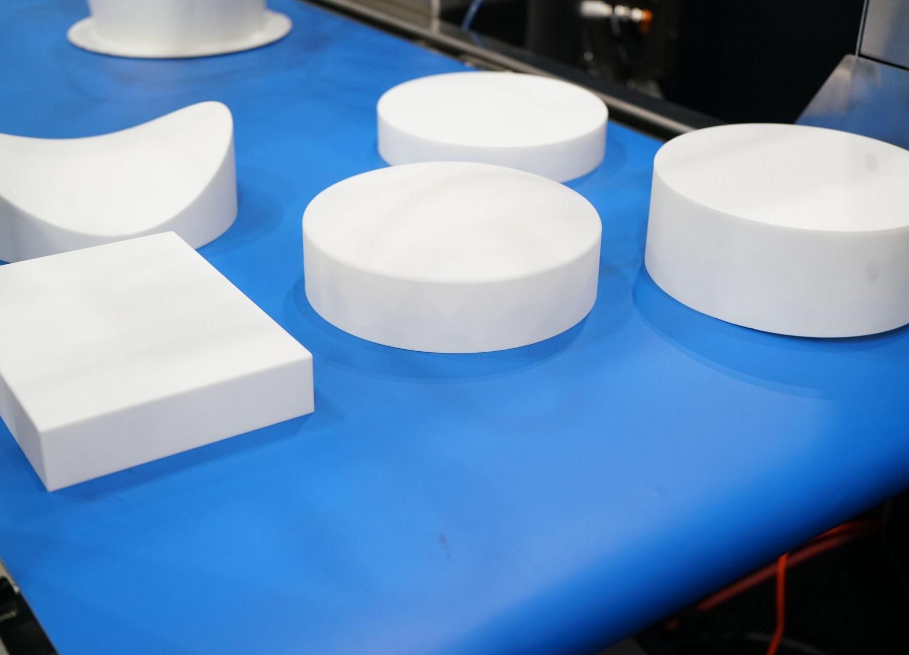 Robotic cake finishing for all shapes and sizes